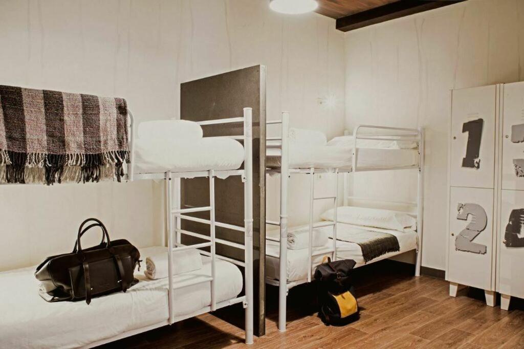 Hostel Room007 Ventura 2*